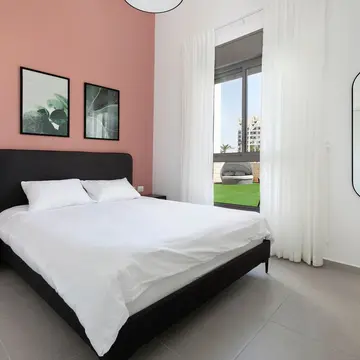 דירת גן שהפכה לדירת אירוח צבעונית 4